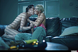 Police Officer Break Into Alien Futa House – Sex Craving Parasites Turns Hot Girls Into Trans Shemale