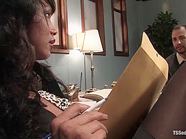 Yasmin Lee – Pro Bono – Kink