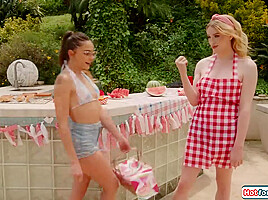 Who wouldve thought the bbq got me two big shemale weiners